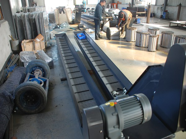 排屑機生產(chǎn)車間